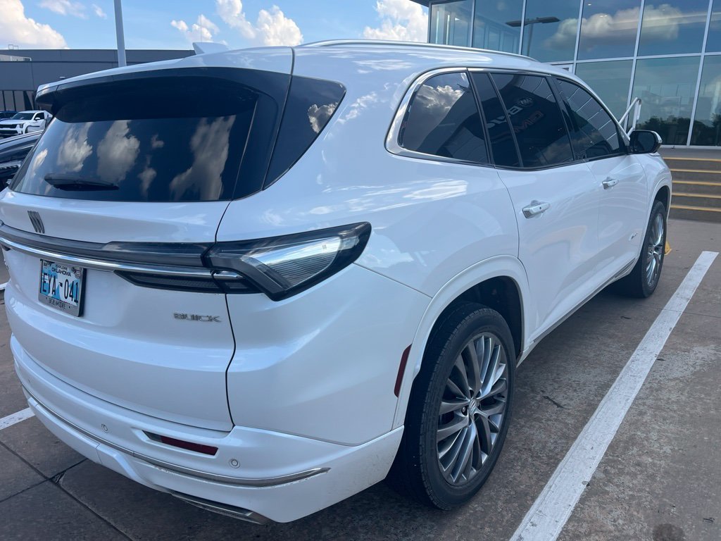 Used 2025 White Buick Avenir image 3