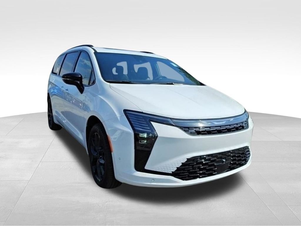 New 2027 Bright White Clear-Coat Exterior Paint Chrysler Limited image 7