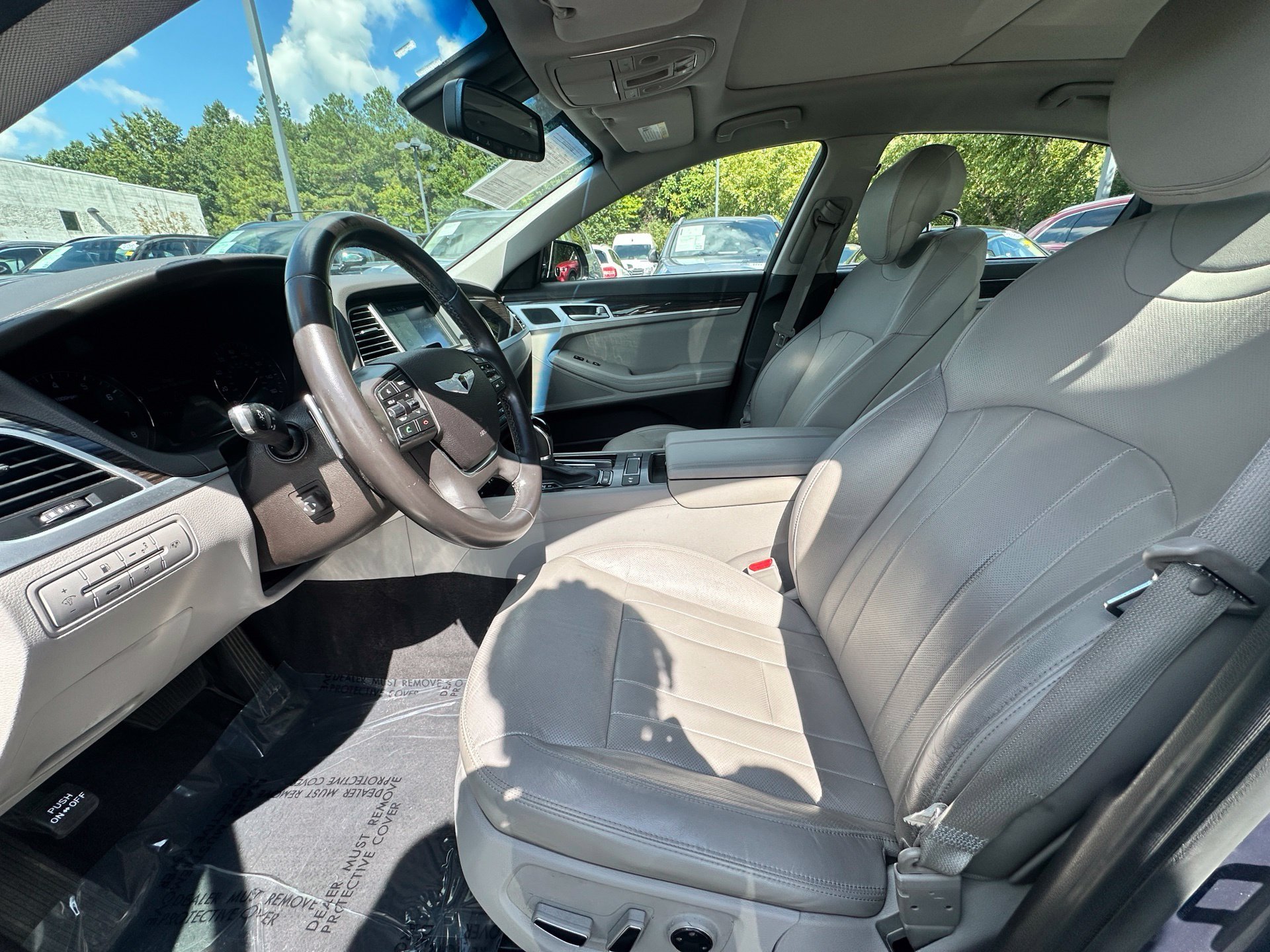 Used 2015 Blue Hyundai 3.8 image 7