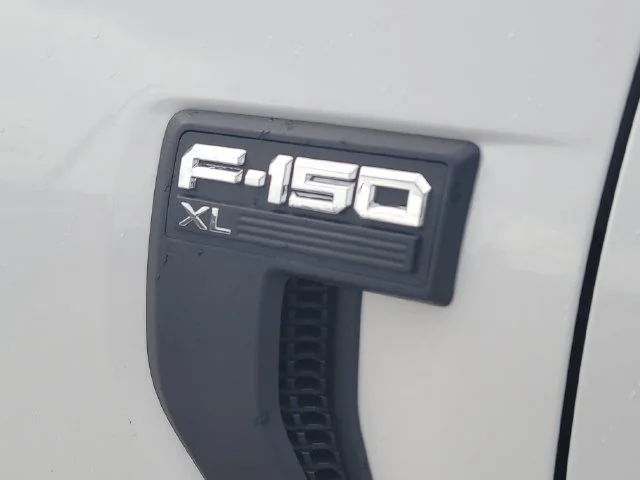 New 2026 Oxford White Ford XL image 9