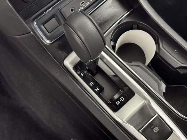 Used 2023 Ice Silver Metallic Subaru Limited image 28