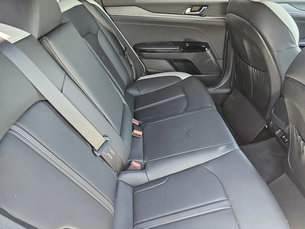 Used 2025 Wolf Gray Kia GT-Line image 14