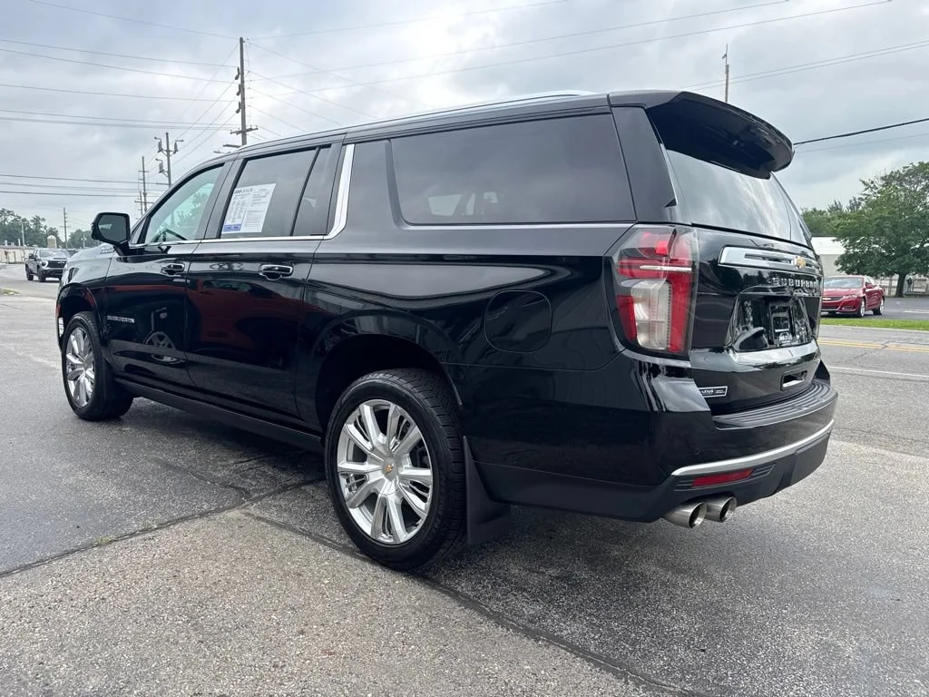 Used 2023 Black Chevrolet High Country image 8