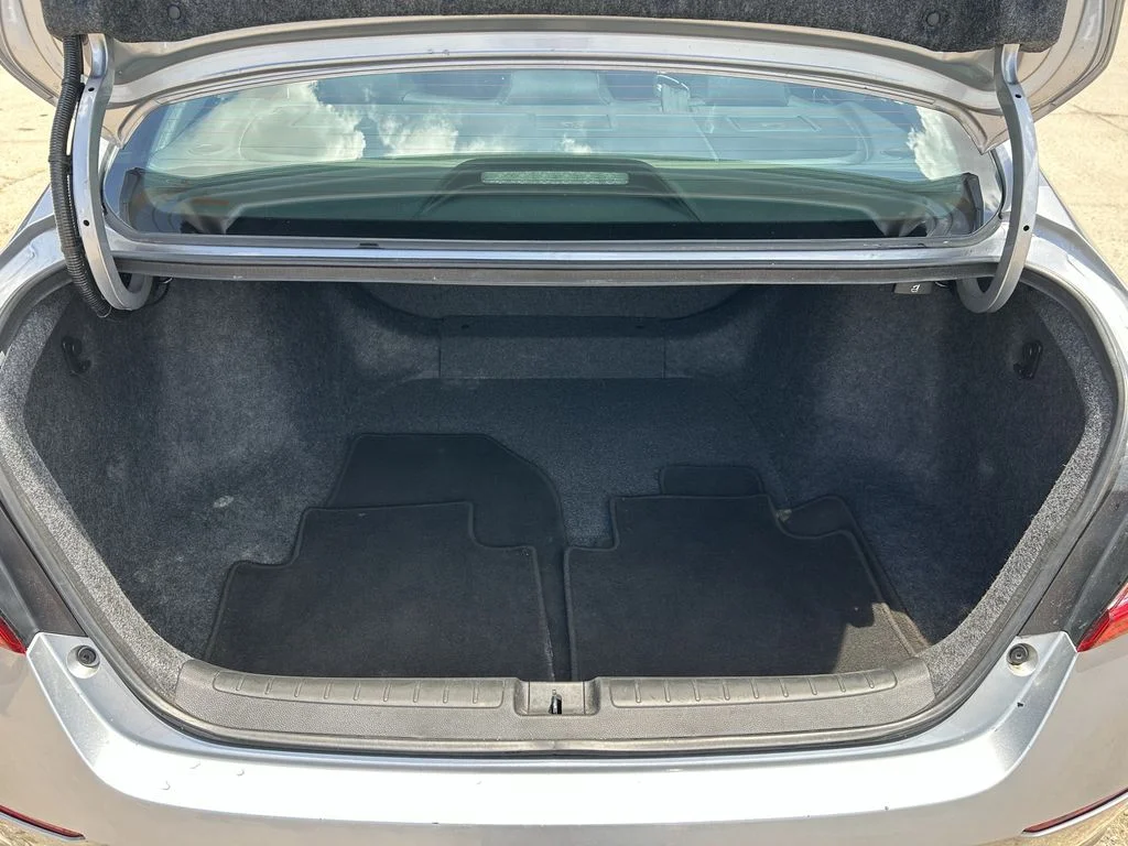 Used 2022 Silver Honda LX image 24