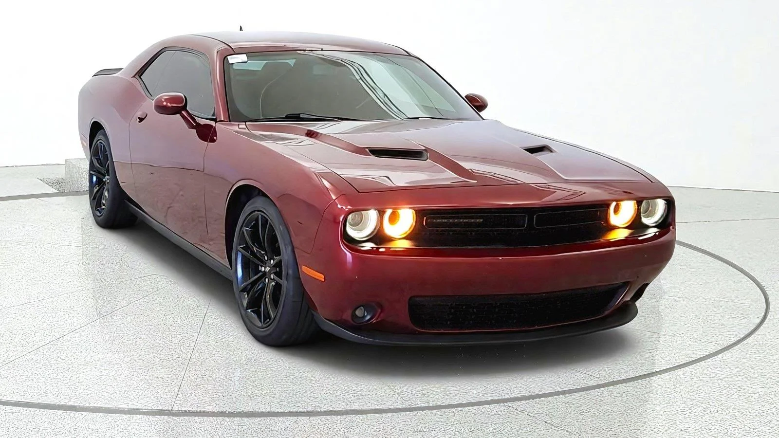 Used 2017 Octane Red Pearlcoat Dodge SXT Plus image 2
