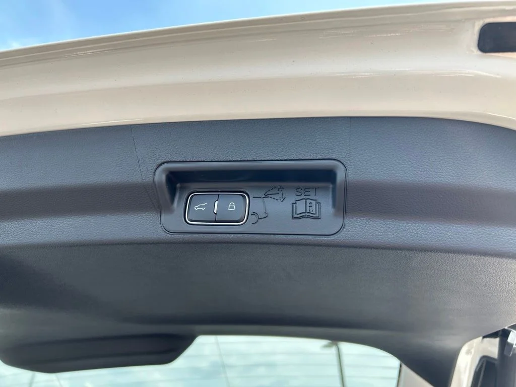 New 2026 Star White Metallic Tri-Coat Ford Active image 44