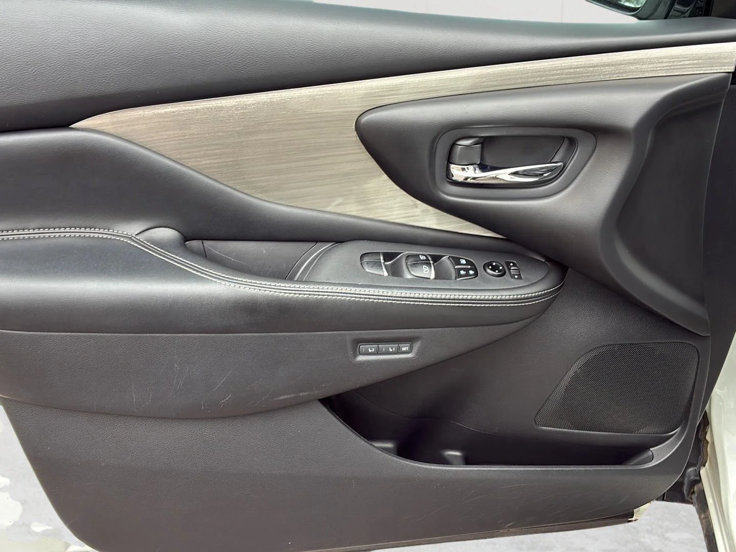 Used 2017 Pearl White Nissan SL image 25