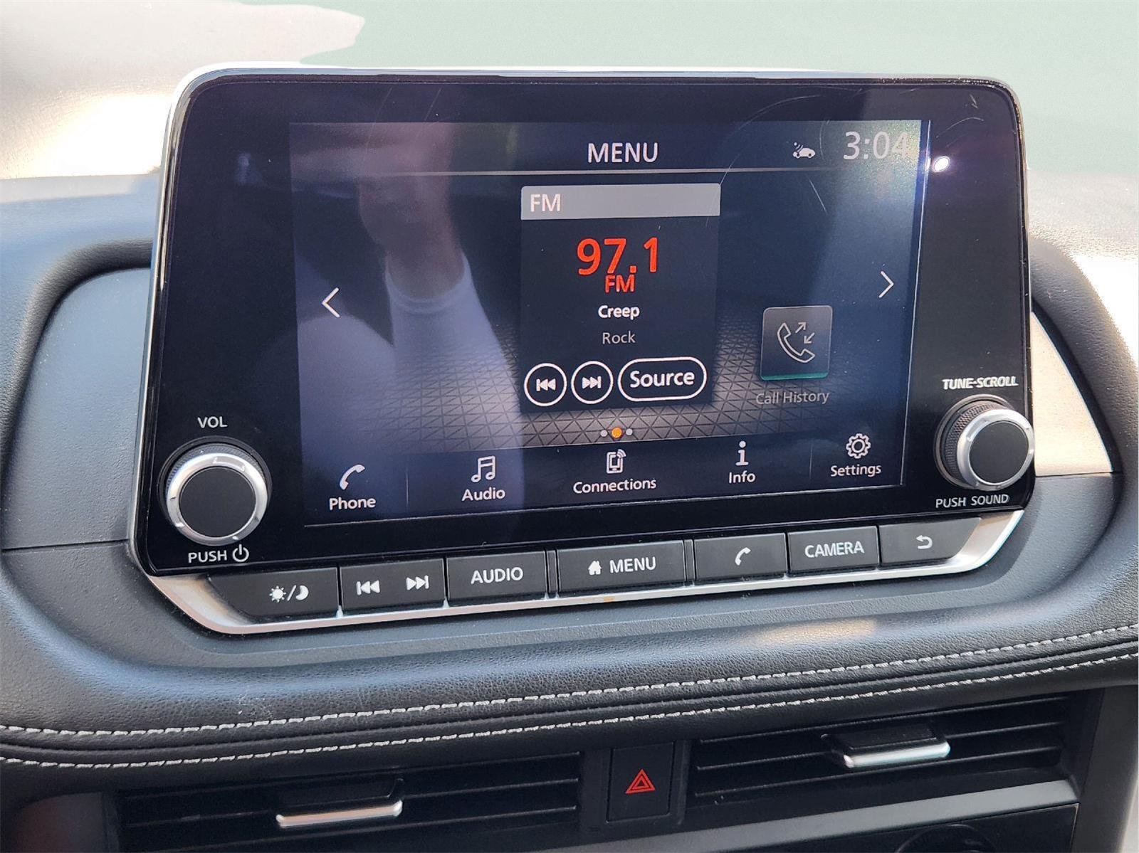 Used 2025 Everest White Pearl Nissan SV image 16