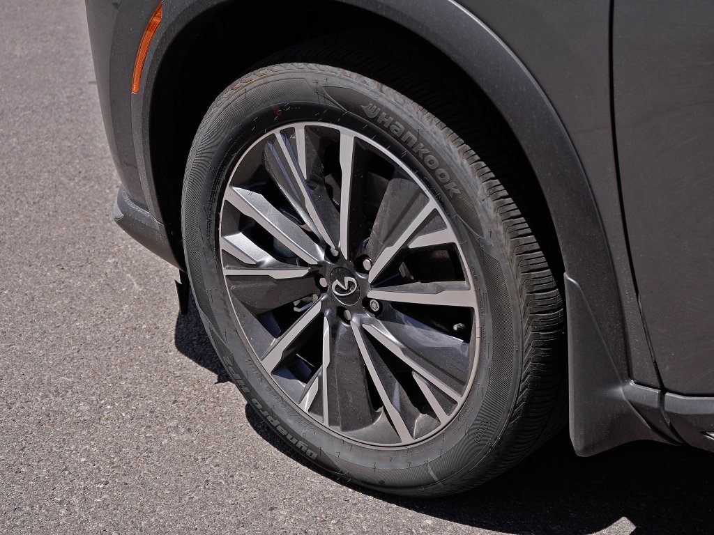 Certified Used 2026 Graphite Shadow INFINITI LUXE image 5