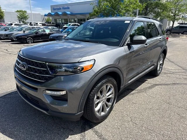 Used 2023 Gray Ford XLT image 1