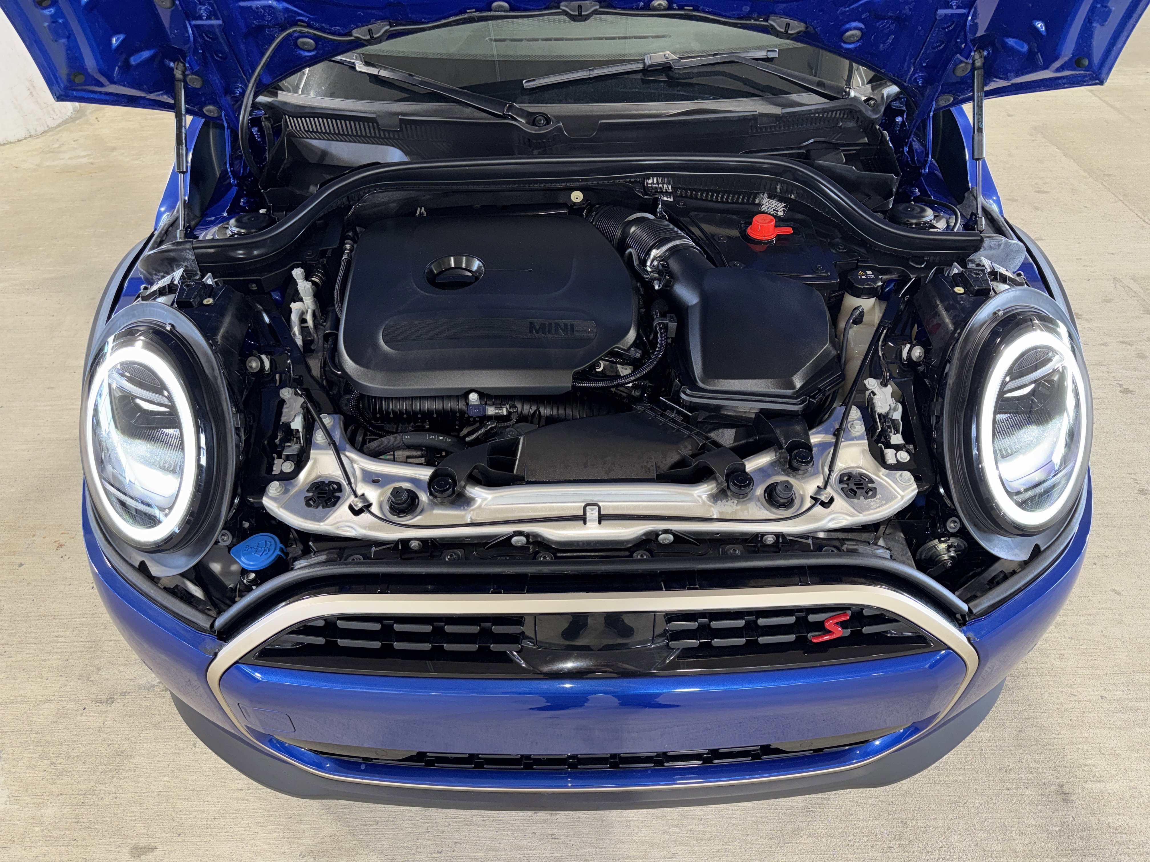 Used 2025 Blazing Blue Metallic MINI Signature Plus image 34