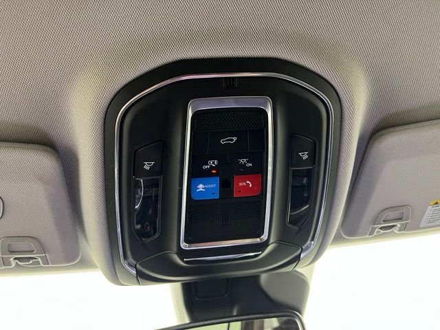 Used 2022 White Jeep Limited image 36