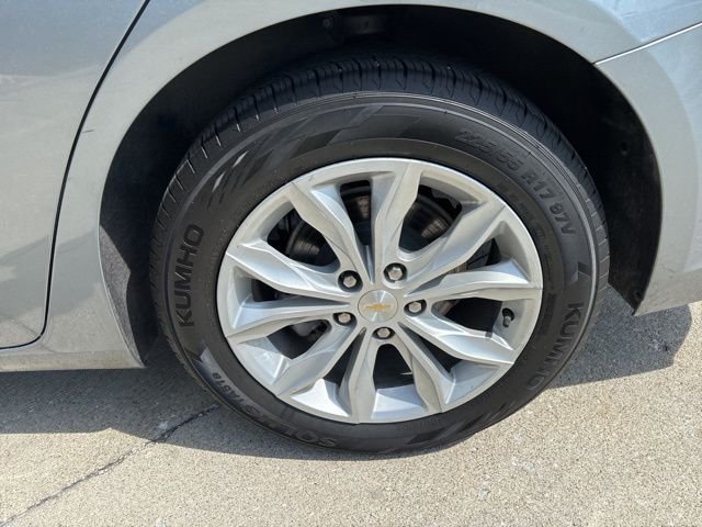 Used 2024 Gray Chevrolet LT image 9