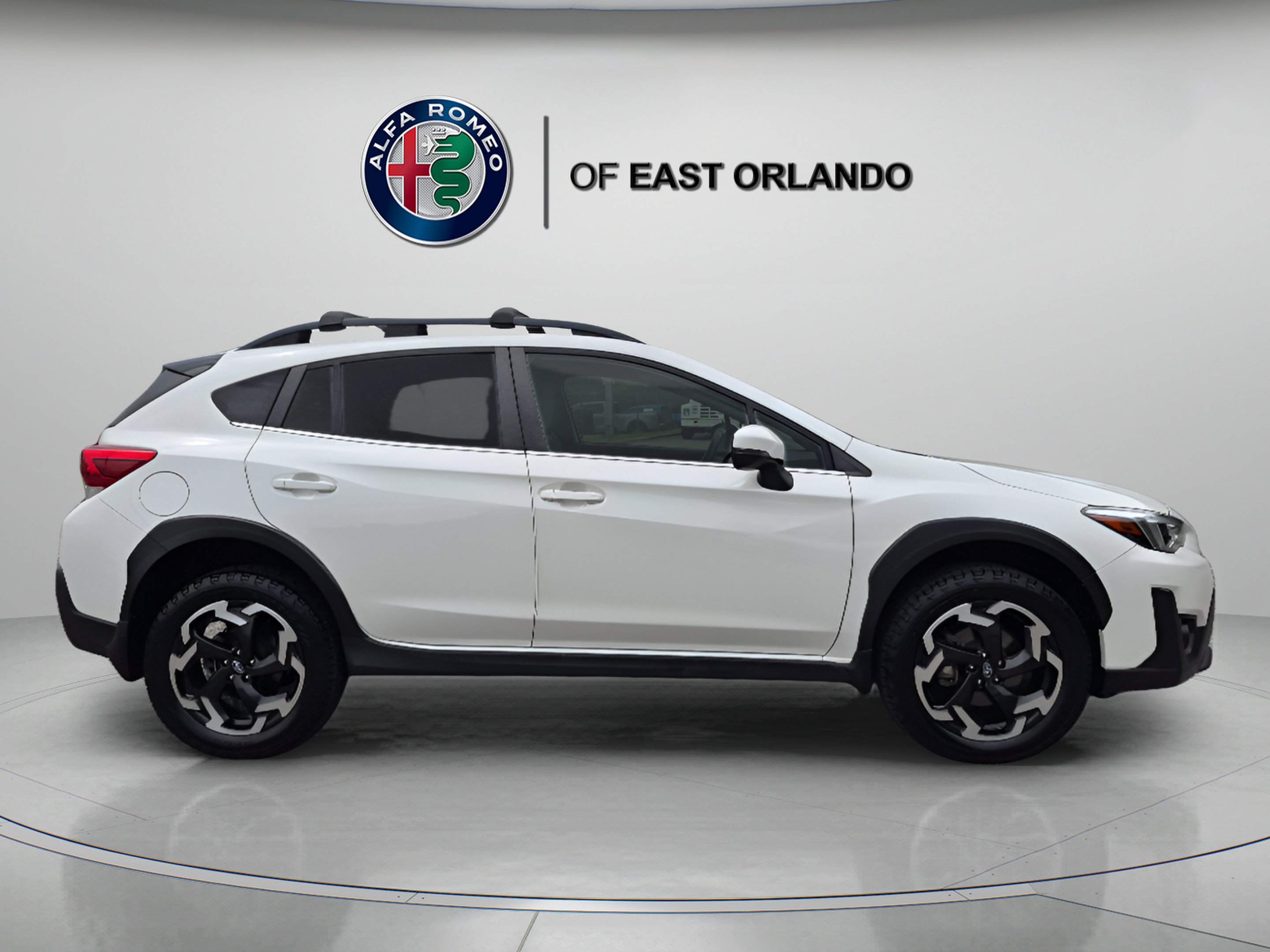 Used 2022 Crystal White Pearl Subaru Limited image 8