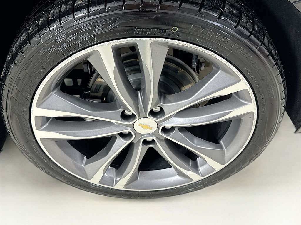 Used 2024 Mosaic Black Metallic Chevrolet LT image 39