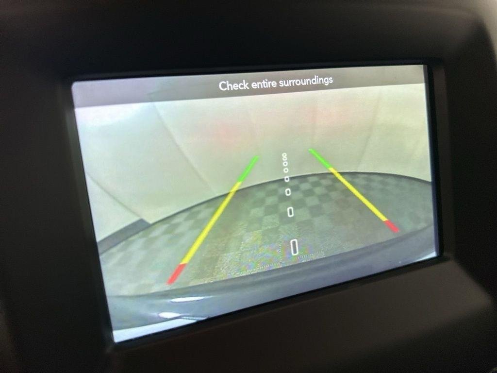 Used 2019  Jeep  image 5