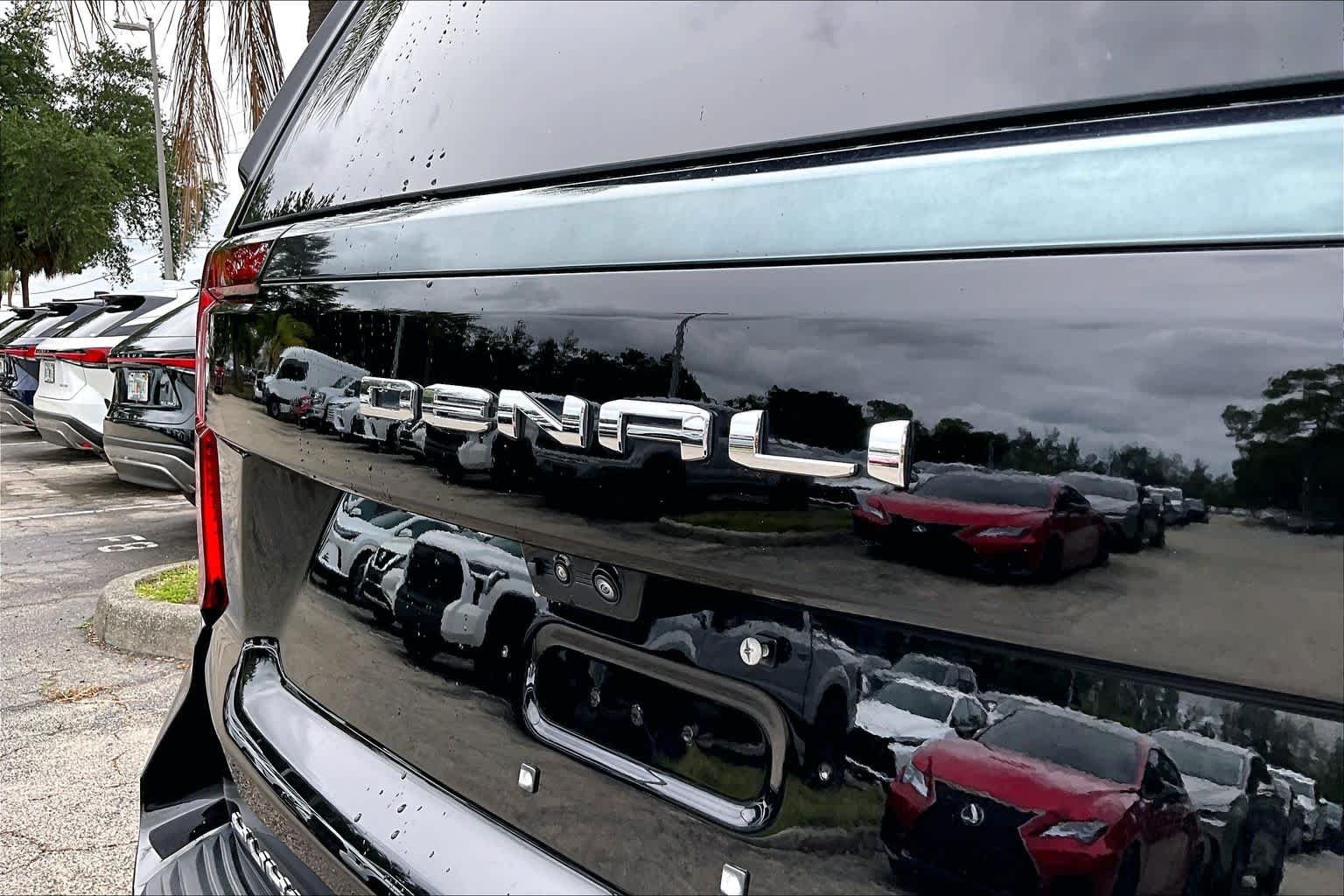 Used 2025 Onyx Black GMC Denali Ultimate image 31