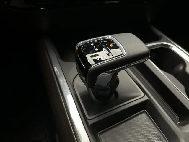 Used 2024 Black GMC SLT image 23