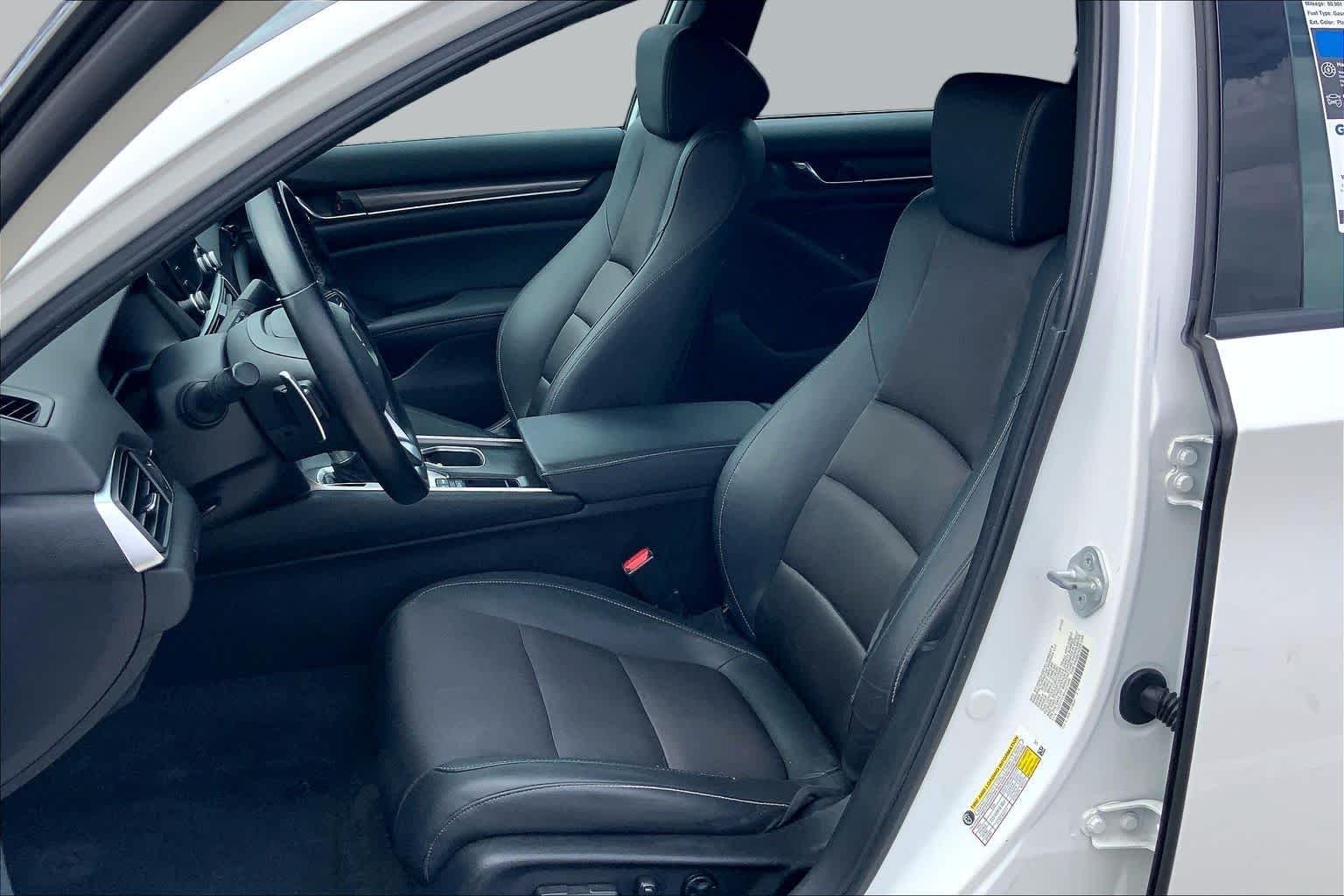 Used 2022 Platinum White Pearl Honda Sport image 8