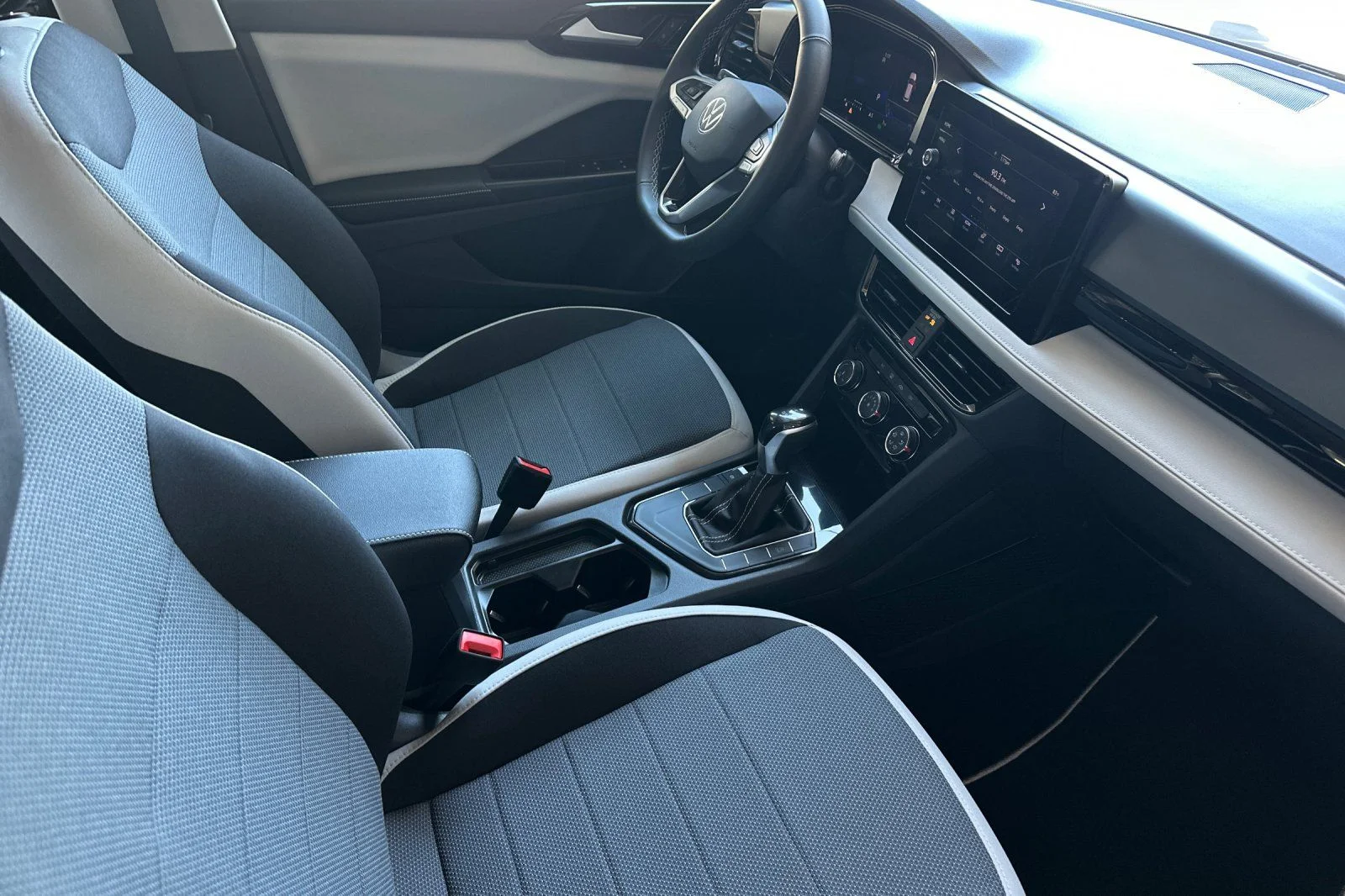 New 2026 White Volkswagen 1.5T S image 14