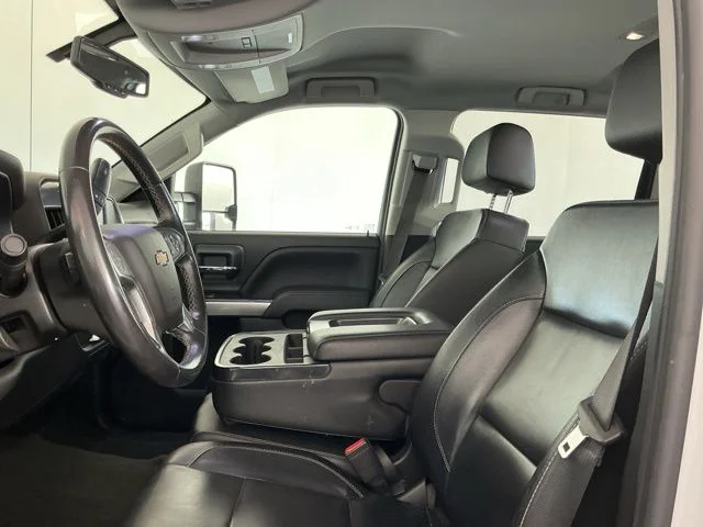 Used 2018 White Chevrolet LT image 9