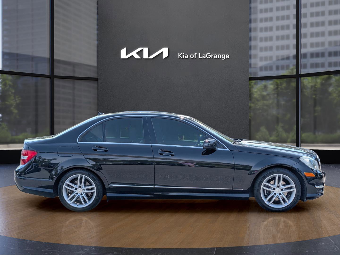 Used 2013 Black Mercedes-Benz C 250 Sport image 8