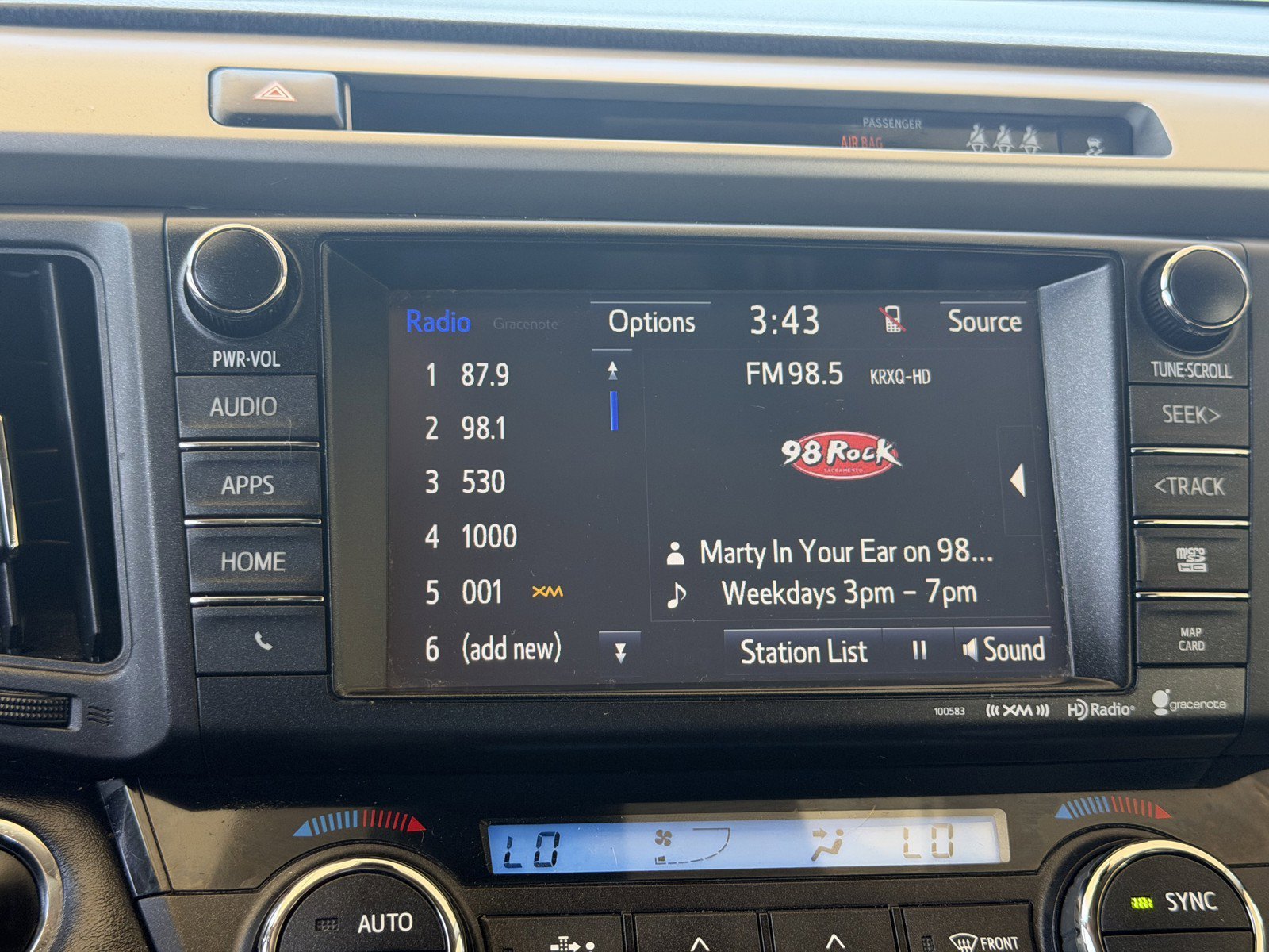 Used 2017 Super White Toyota XLE image 9