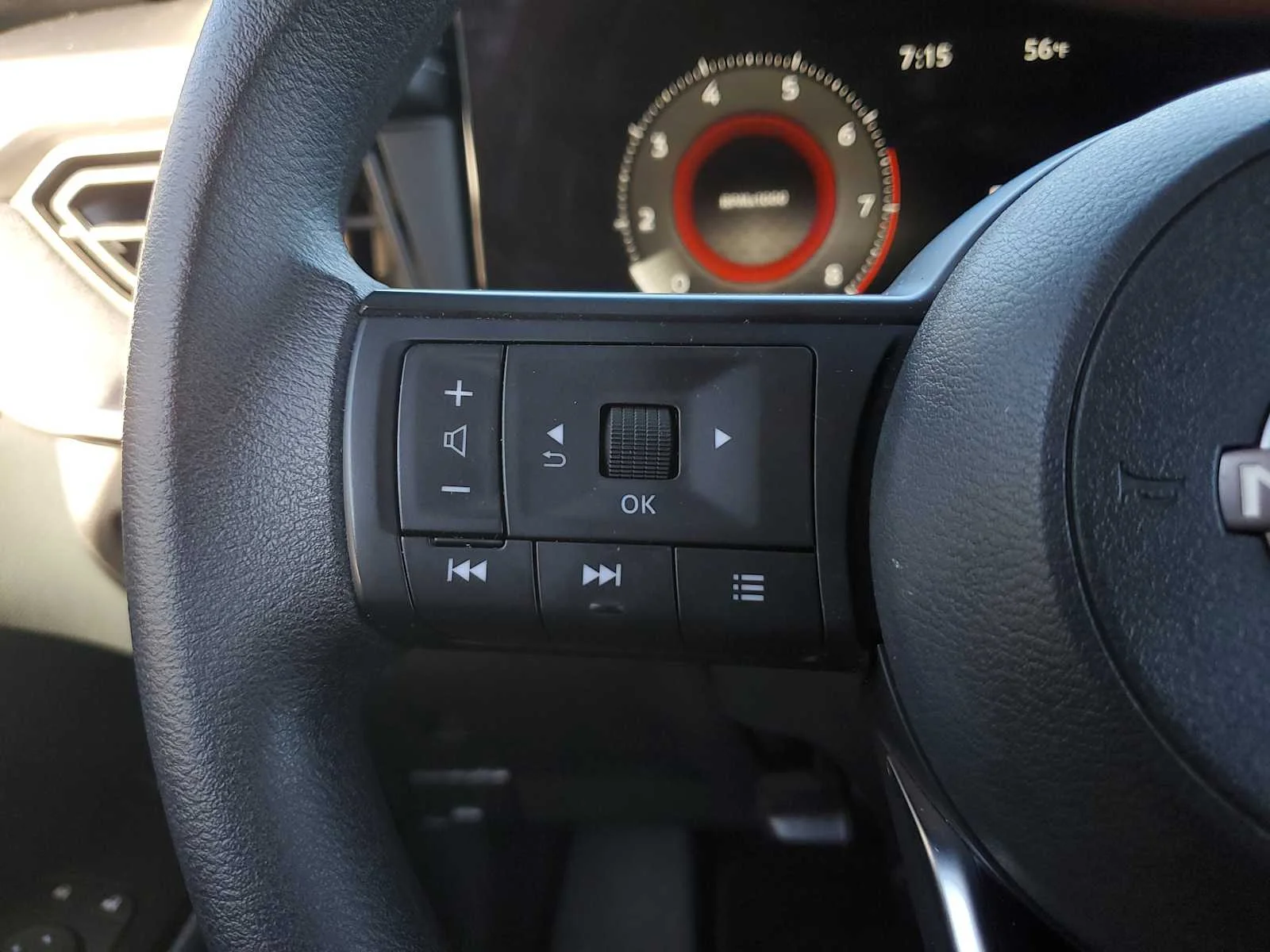Used 2025 Aspen White Tricoat Nissan SV image 20