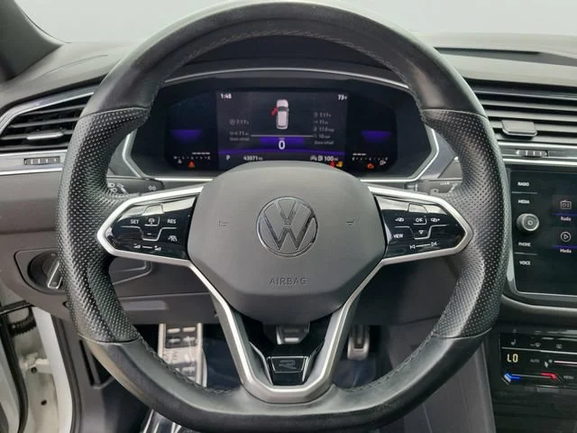 Used 2022  Volkswagen SE R-Line Black image 29