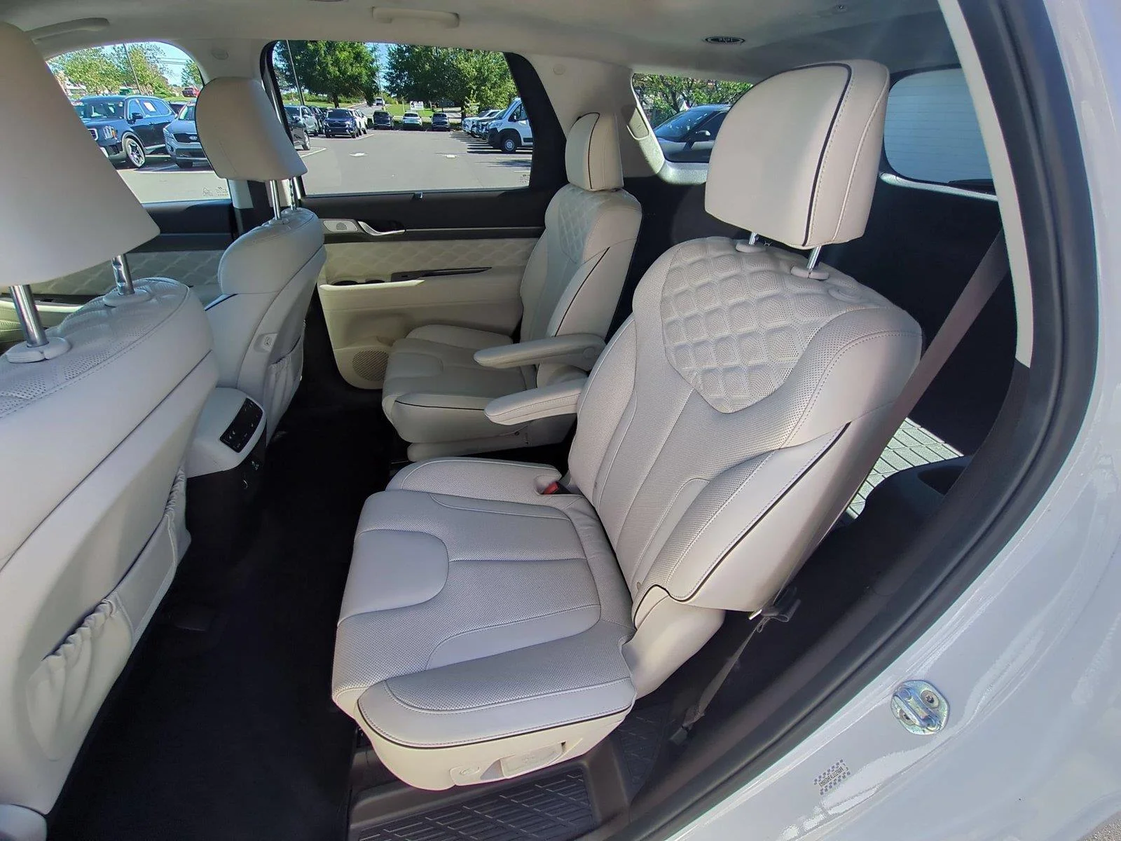 Used 2020 Hyper White Hyundai Limited image 33