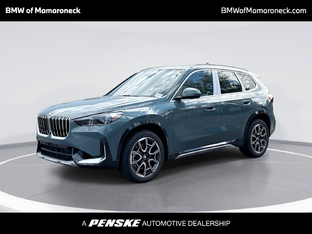 New 2027 Green Metallic BMW xDrive28i image 1