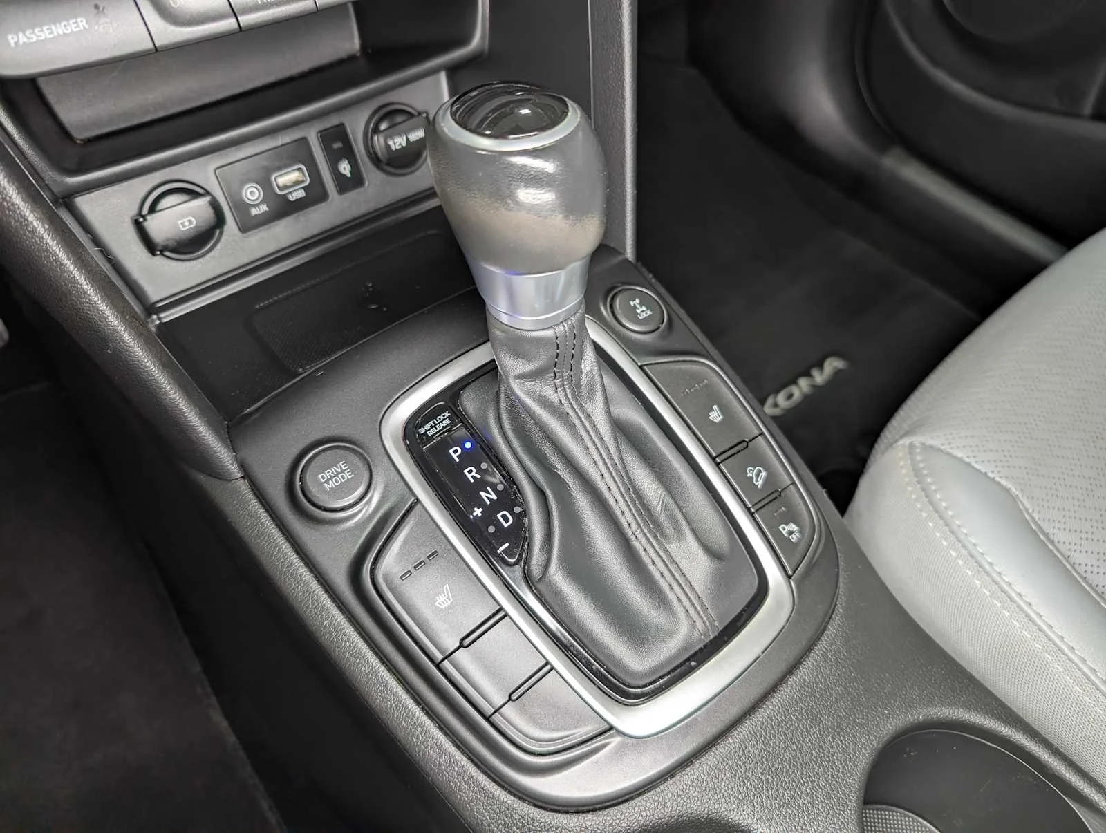 Used 2020 Surf Blue Hyundai Ultimate image 39