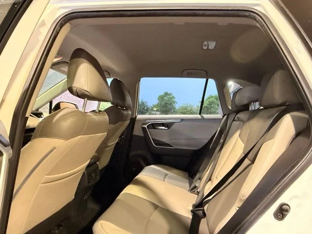 Used 2020 Super White Toyota XLE image 11