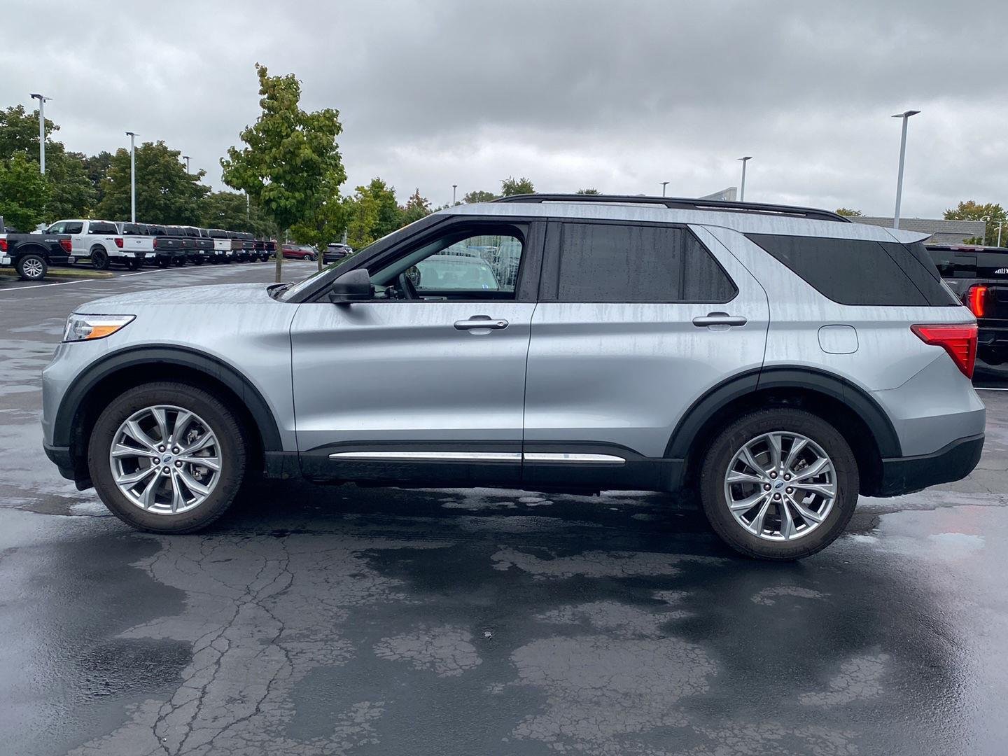 Used 2023 Iconic Silver Ford XLT image 9