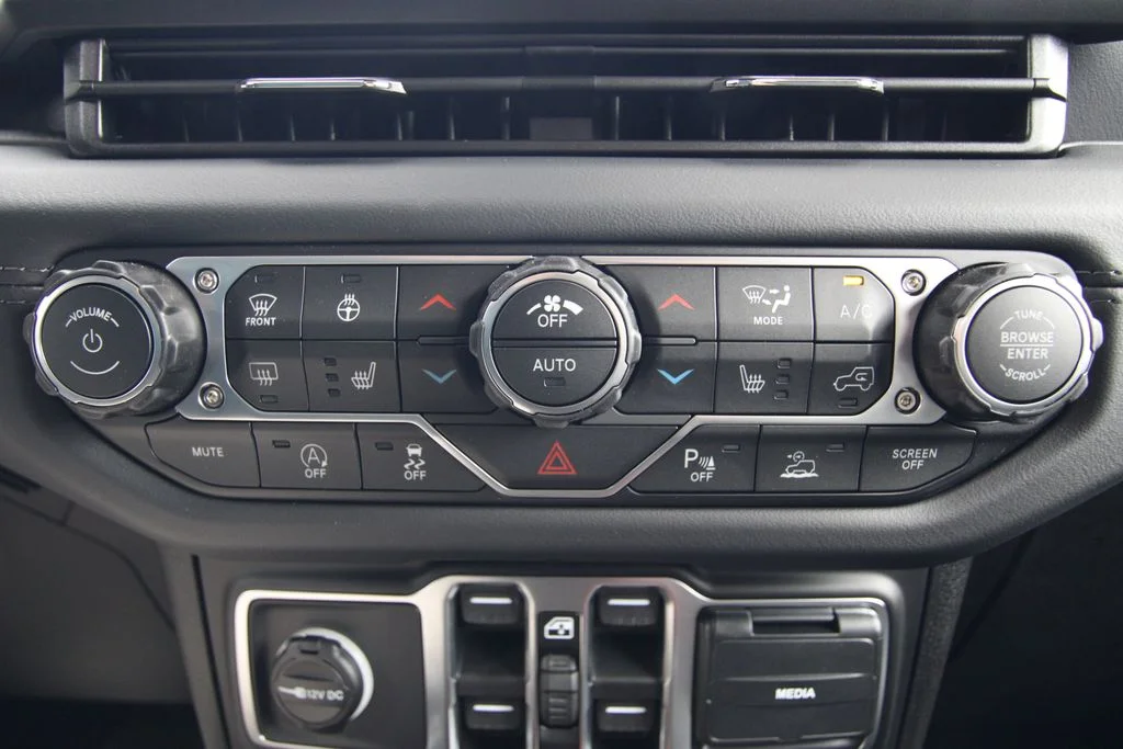 New 2026 Hydro Blue Pearlcoat Jeep Sahara image 26