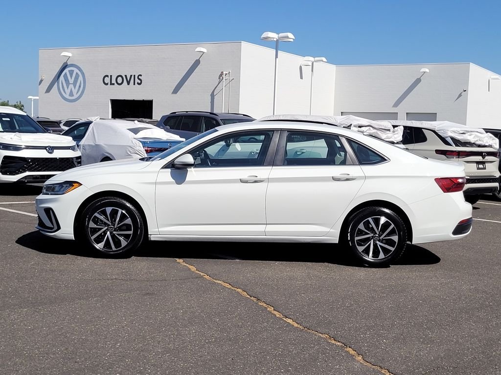 Used 2025 White Volkswagen 1.5T S image 9