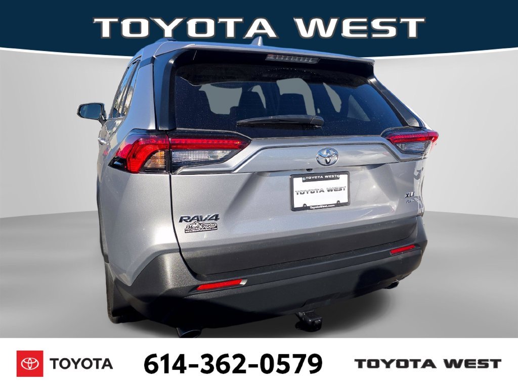 Used 2025 Silver Toyota XLE Premium image 7