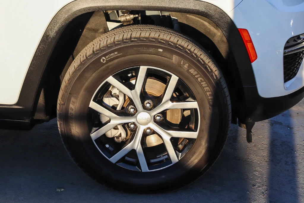 Used 2024 White Jeep Limited image 11