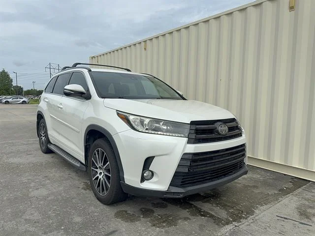 2018 Toyota Highlander SE V6's photo