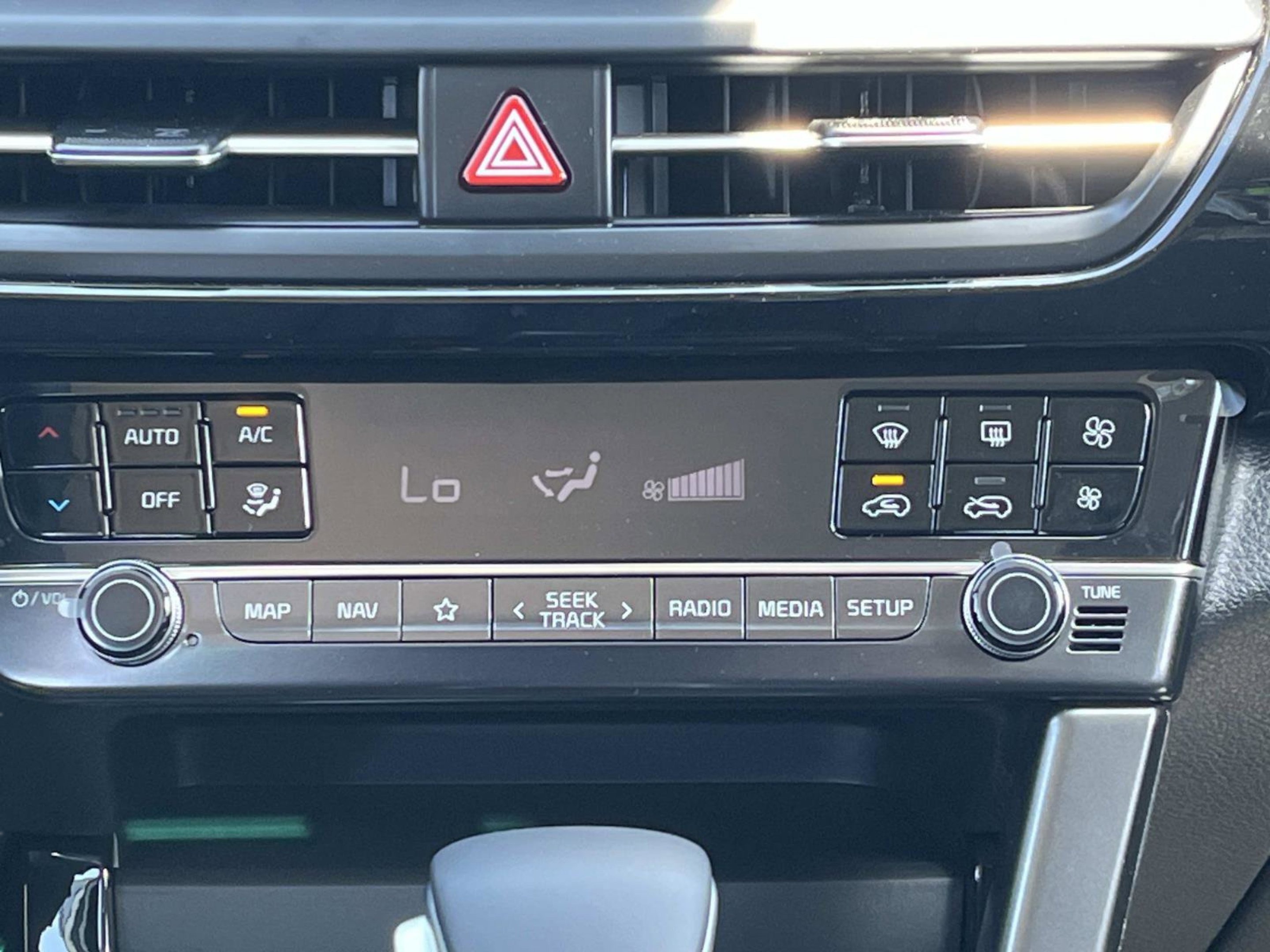New 2026 Snow White Pearl Kia S image 12