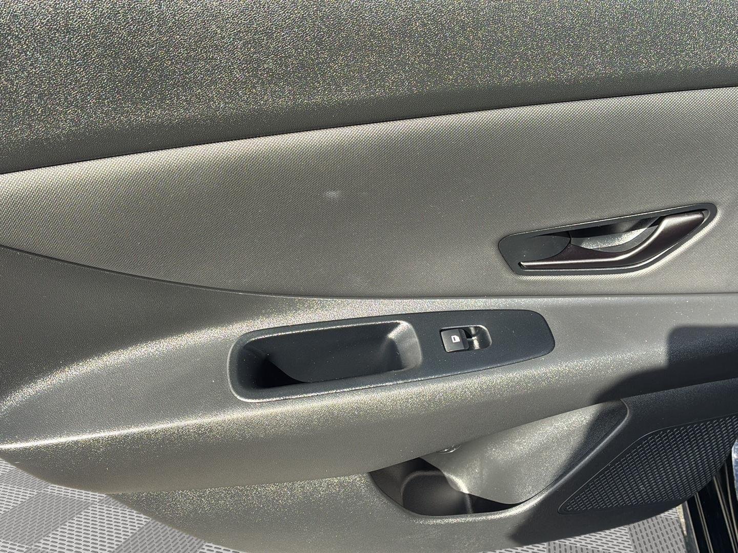 2025 Hyundai Elantra SEL - Photo 22
