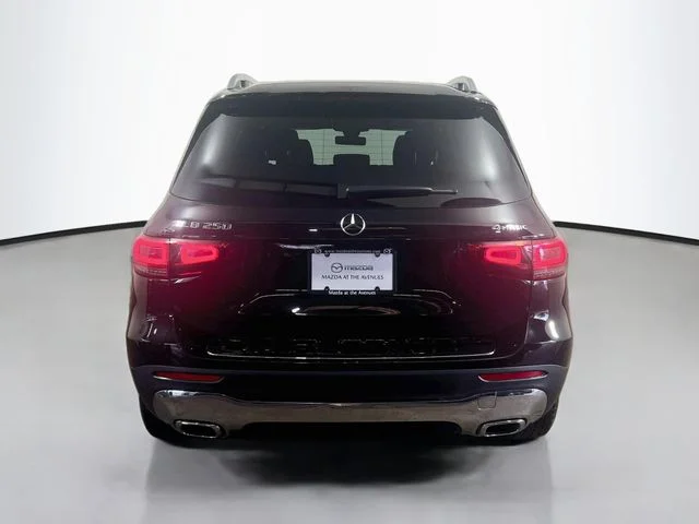 Used 2023 Night Black Mercedes-Benz GLB 250 image 20