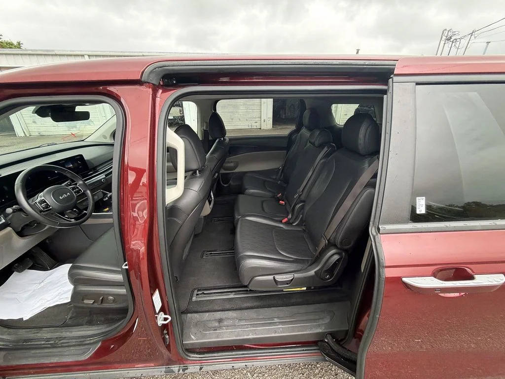 Used 2025 Red Kia LXS image 21