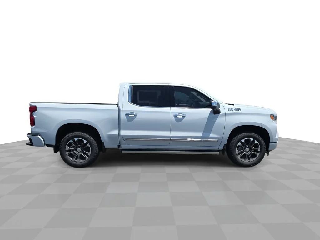 New 2026 Polar White Tricoat Chevrolet High Country image 9