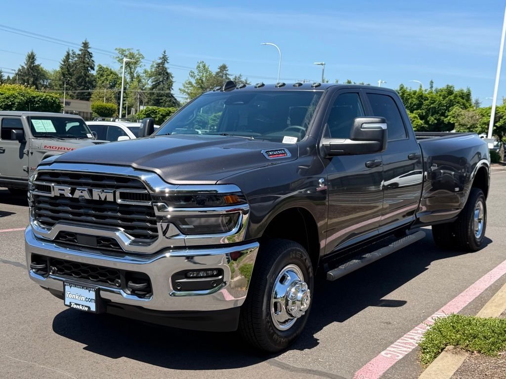 New 2026 Granite Crystal Metallic Clear-Coat Exterior Paint RAM Tradesman image 4