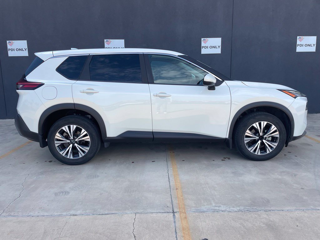 Used 2023 White Nissan SV image 2