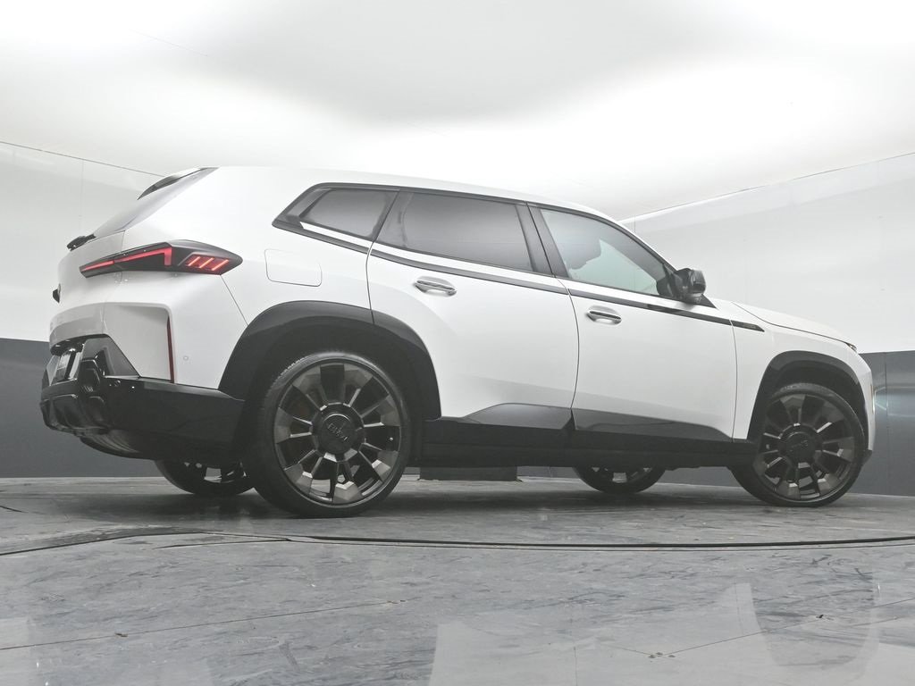 2023 BMW XM - Image 37