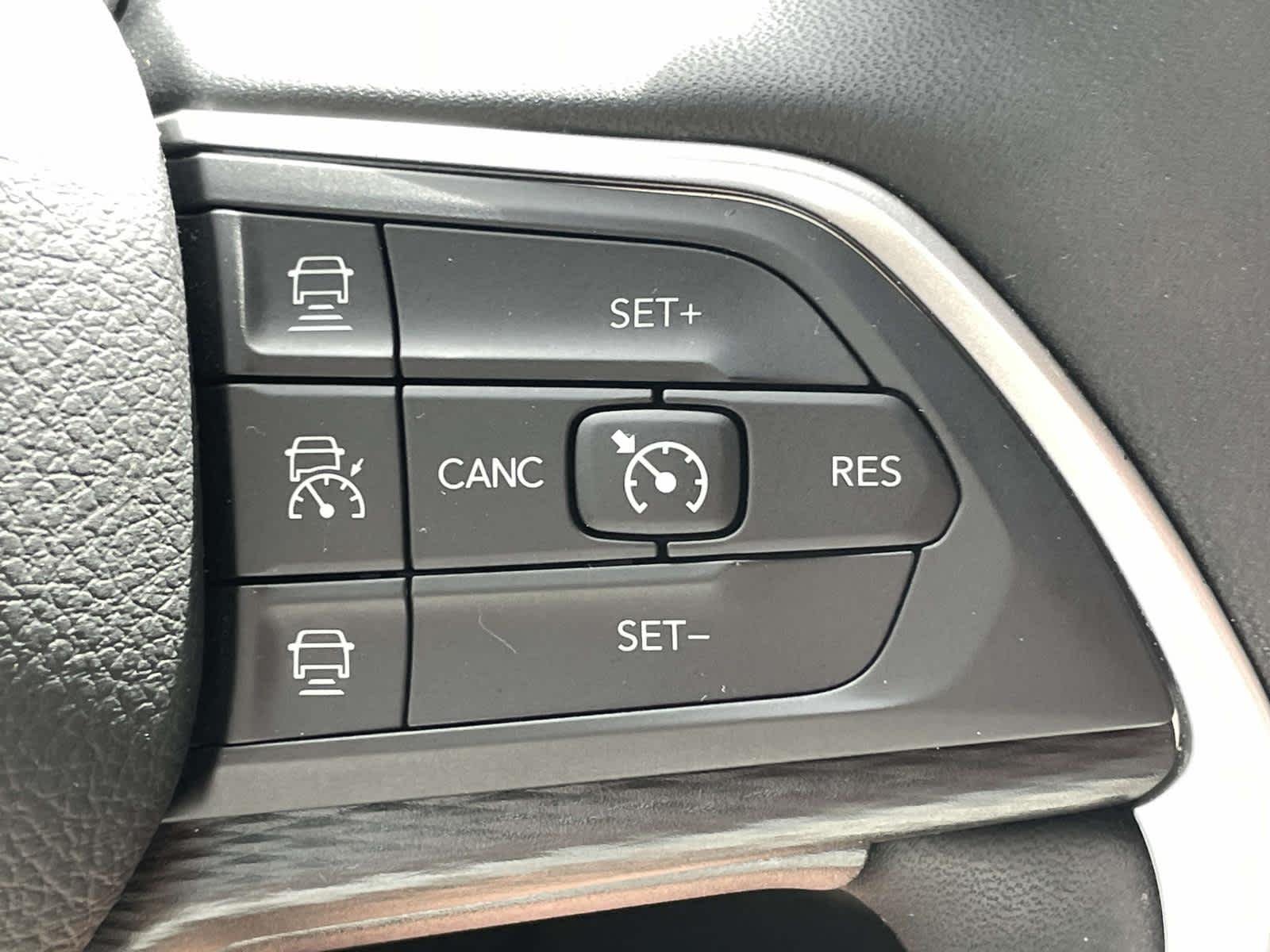 Used 2023 Baltic Gray Metallic Clearcoat Jeep Altitude image 36