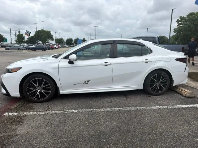 Used 2023 Ice Toyota SE image 2