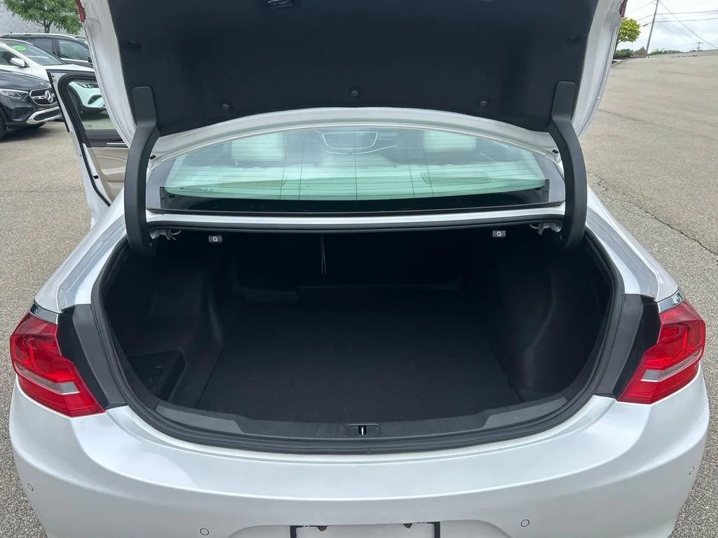 Used 2017 White Buick Essence image 23